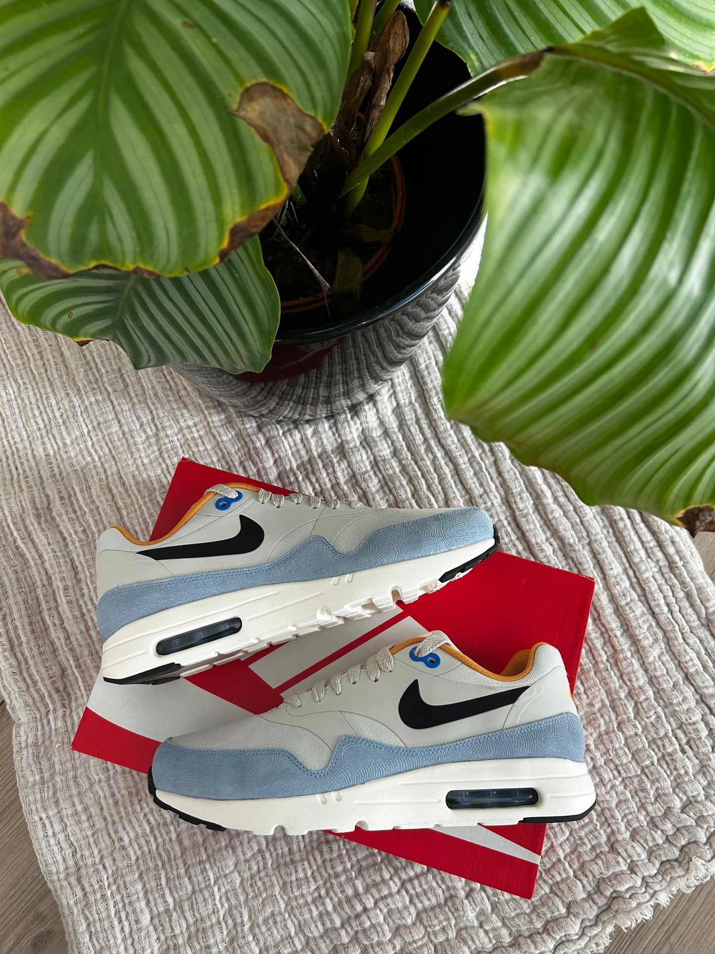 Nike Air Max 1 Ultra Essential Light Bone