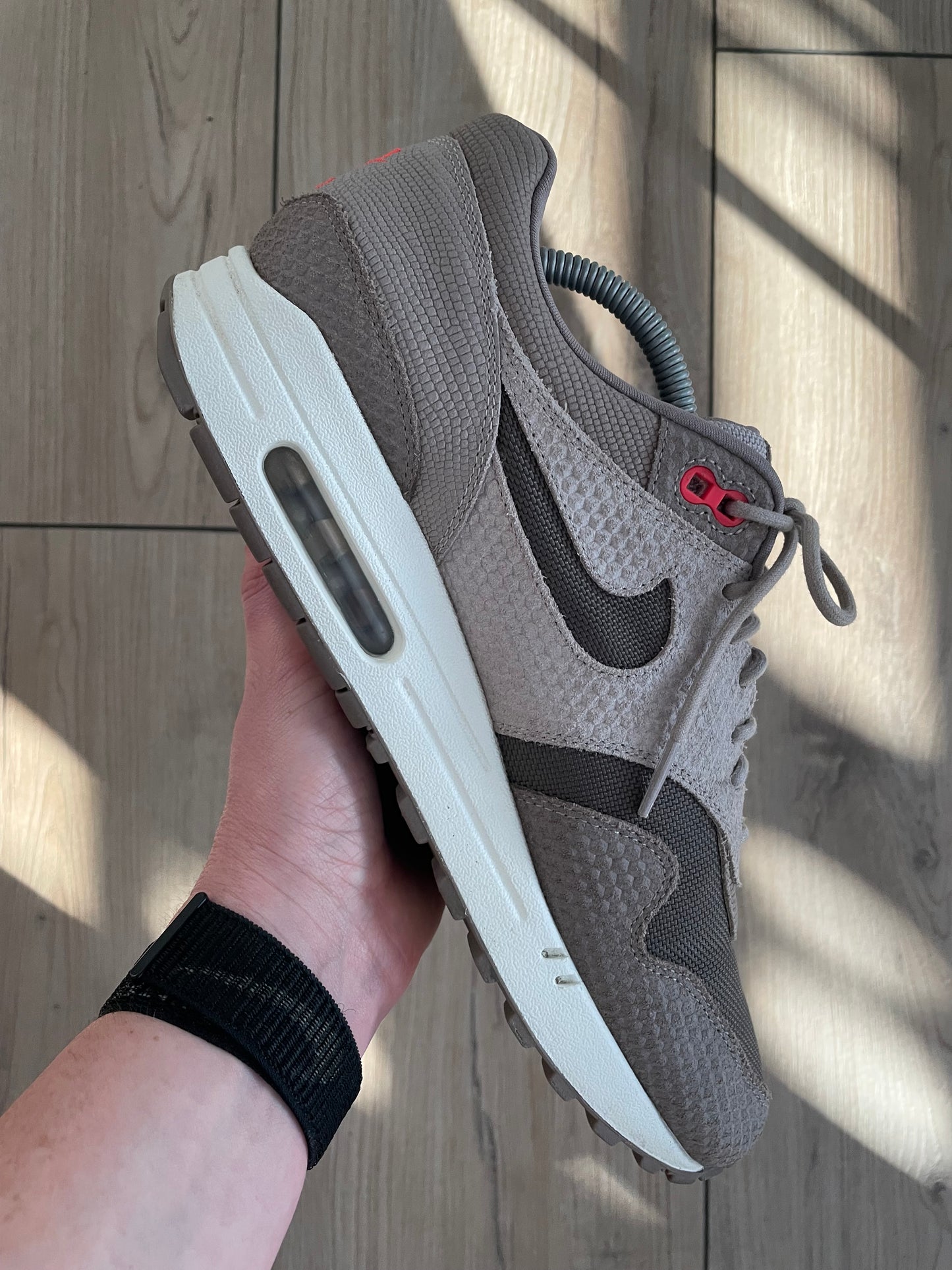 Nike Air Max 1 Cut Out Swoosh Sample