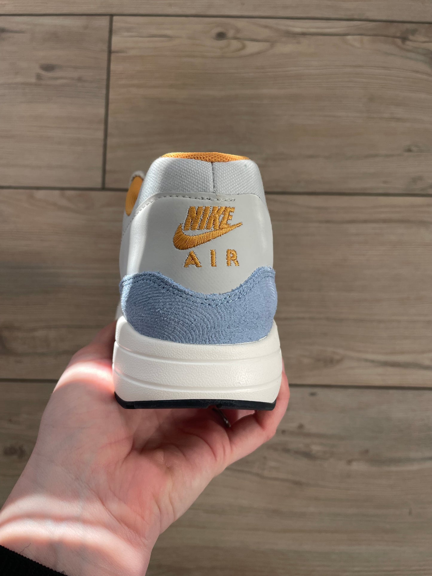 Nike Air Max 1 Ultra Essential Light Bone