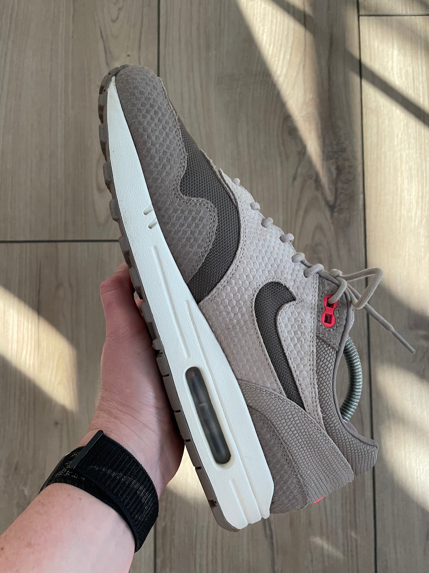 Nike Air Max 1 Cut Out Swoosh Sample