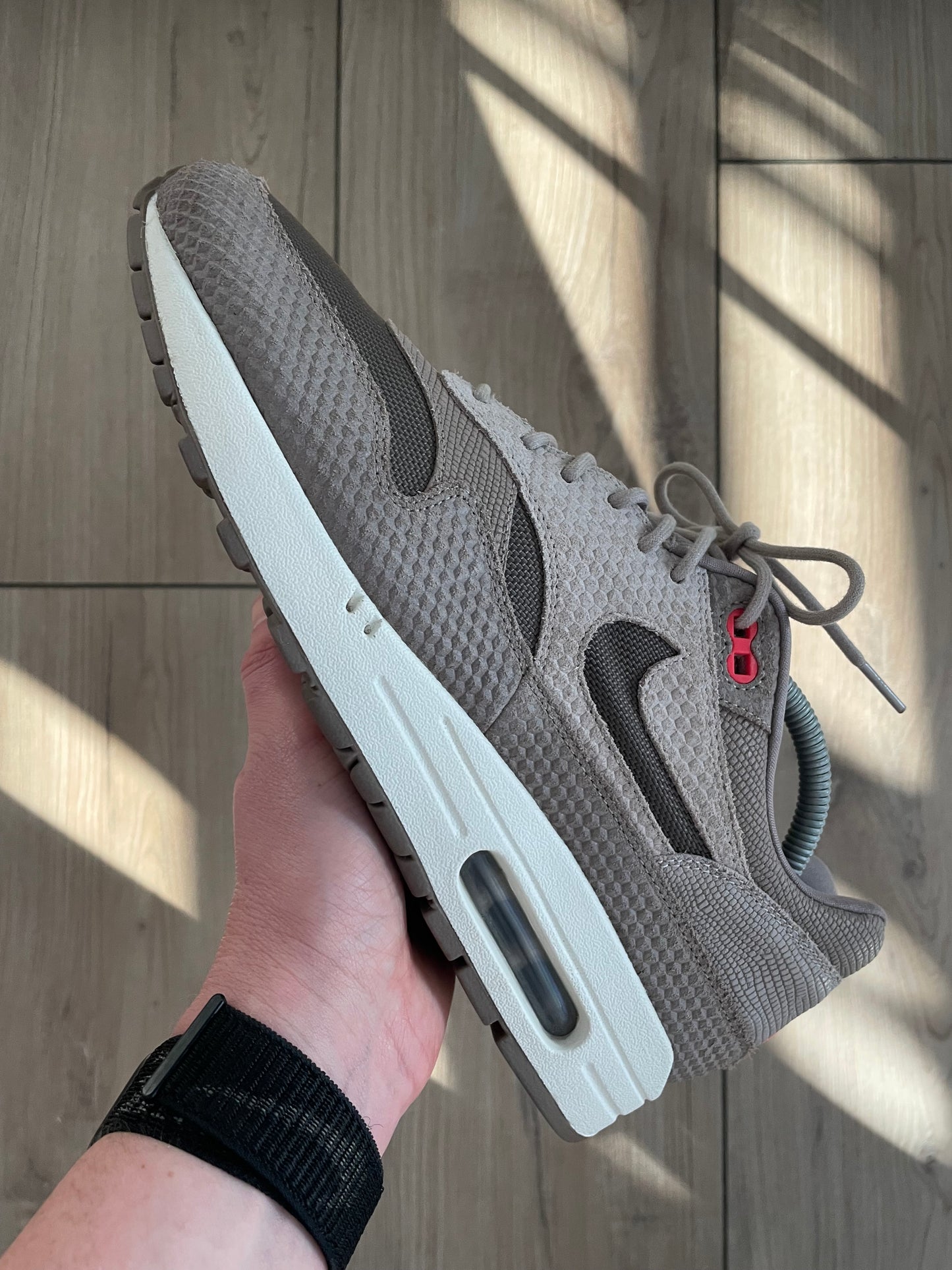 Nike Air Max 1 Cut Out Swoosh Sample